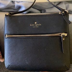Kate Spade cross body with side zip pocket